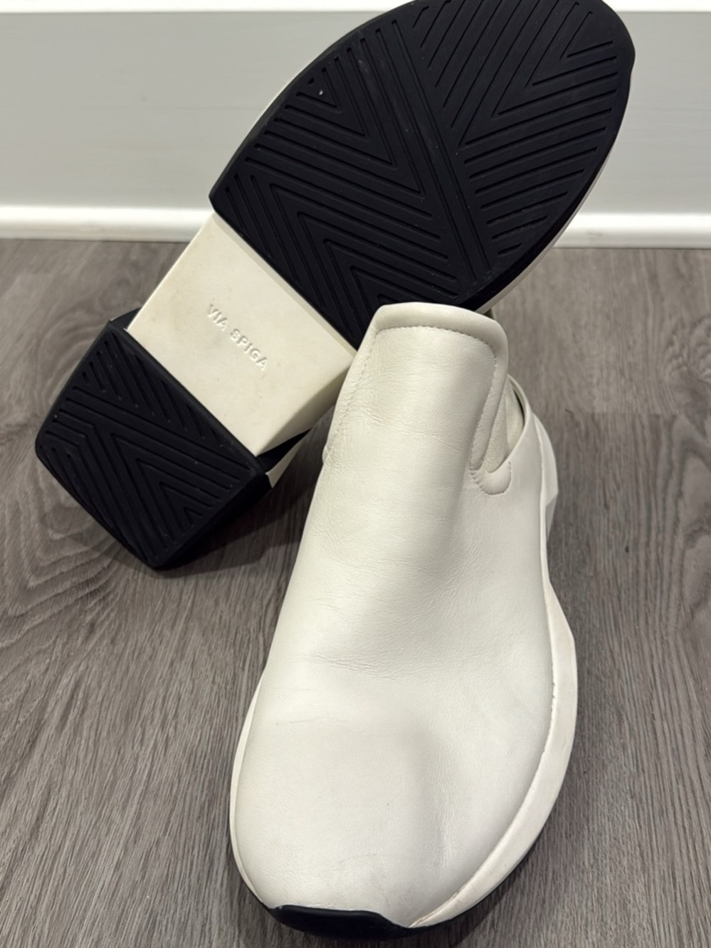 Via Spiga White Leather Slip-On Chunky Sole Sneaker size 9